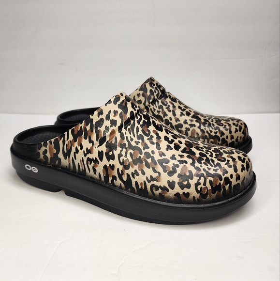 OOFOS OOcloog UNISEX Leopard Slip On Recovery Limited Edition Men's 9 Women's 11 - Picture 1 of 10